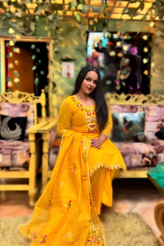 Sunehri Phool Embroidered Suit Set