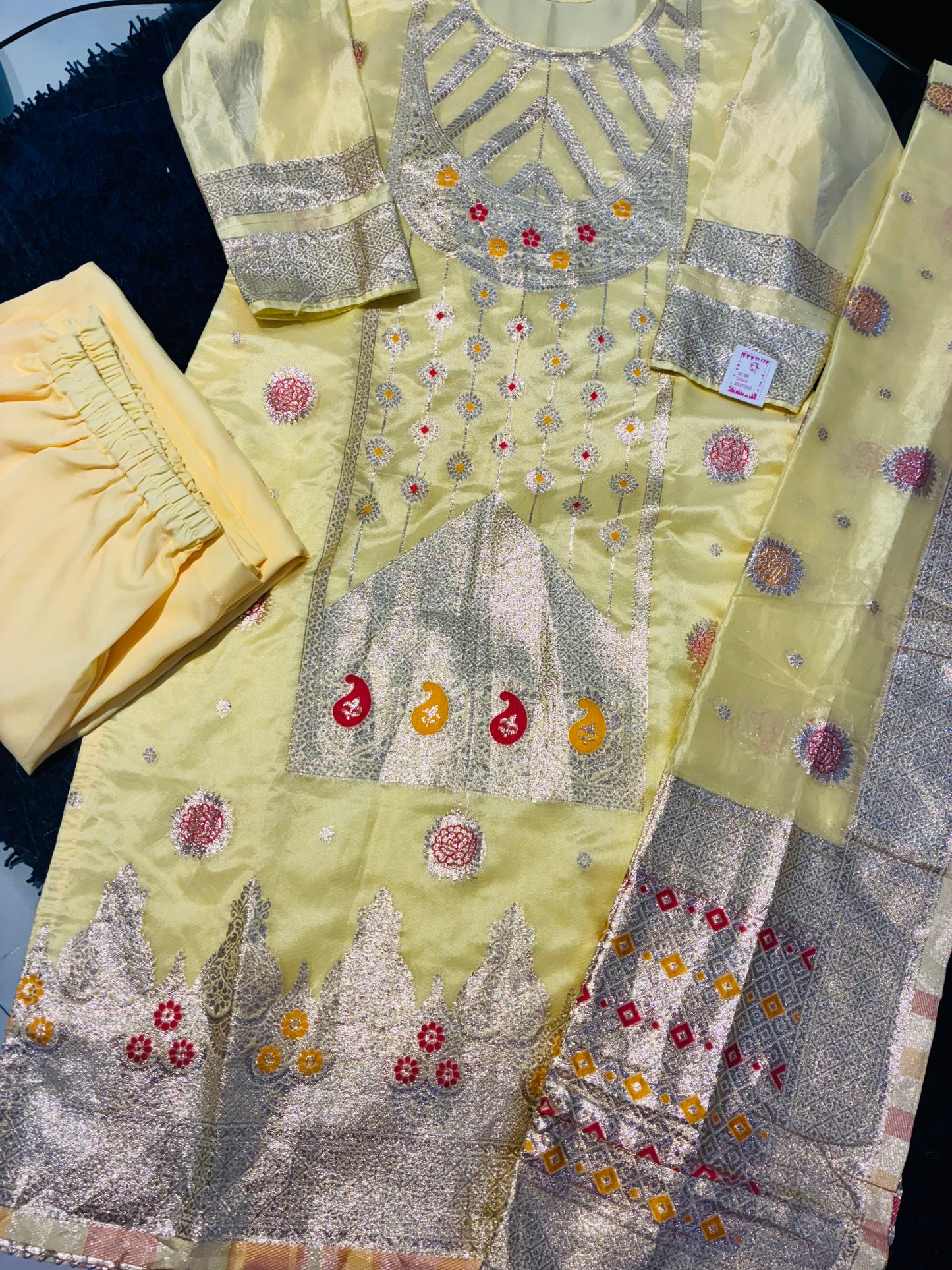 Zari Dreams Pakistani Suit Set